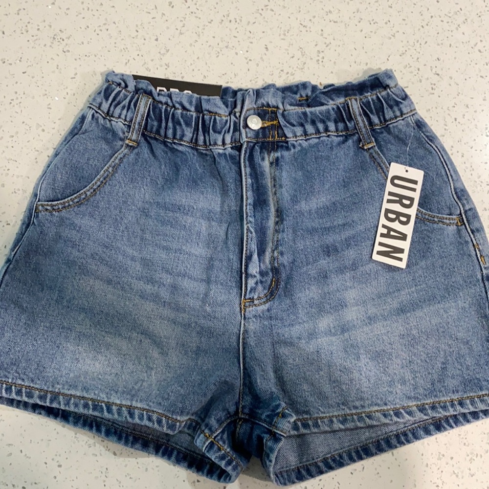 BNWT Urban pull-on mom shorts